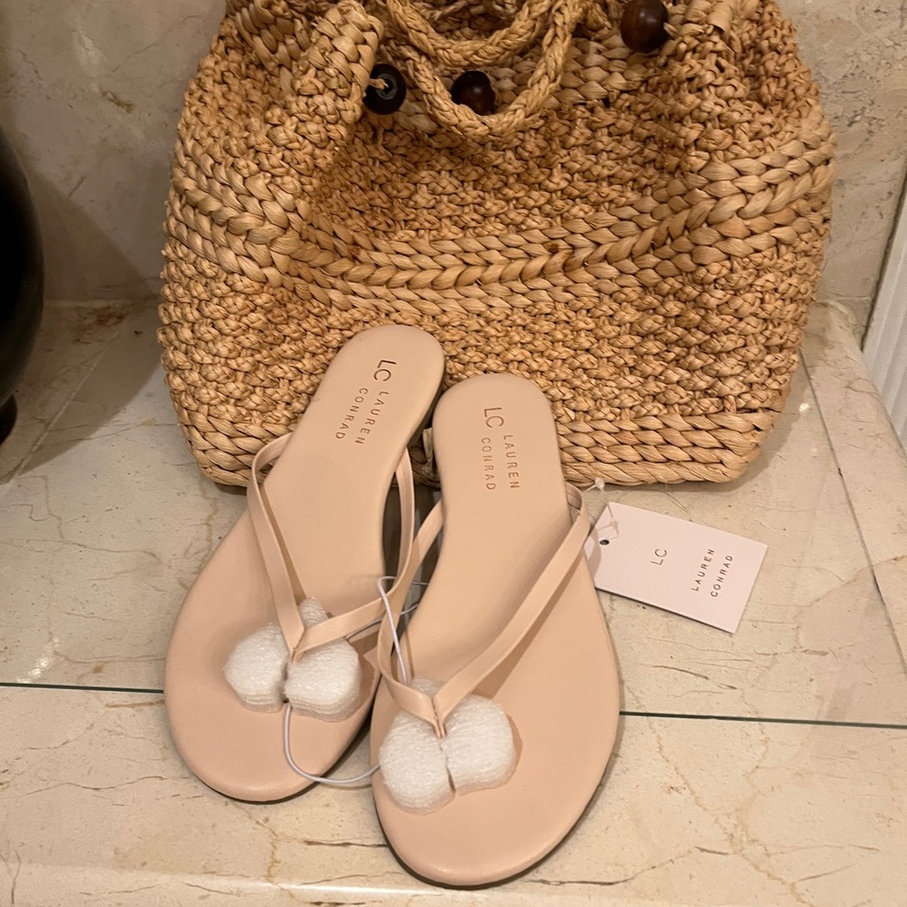 LC Lauren Conrad Cream Sandals Minimalist Thong Design